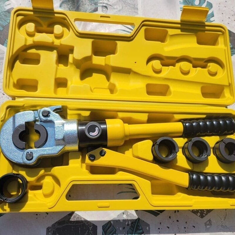 Pince à sertir multicouche hydraulique